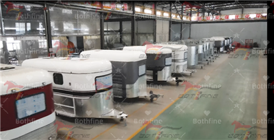 Pelampung kuda mewah yang dibuat khusus